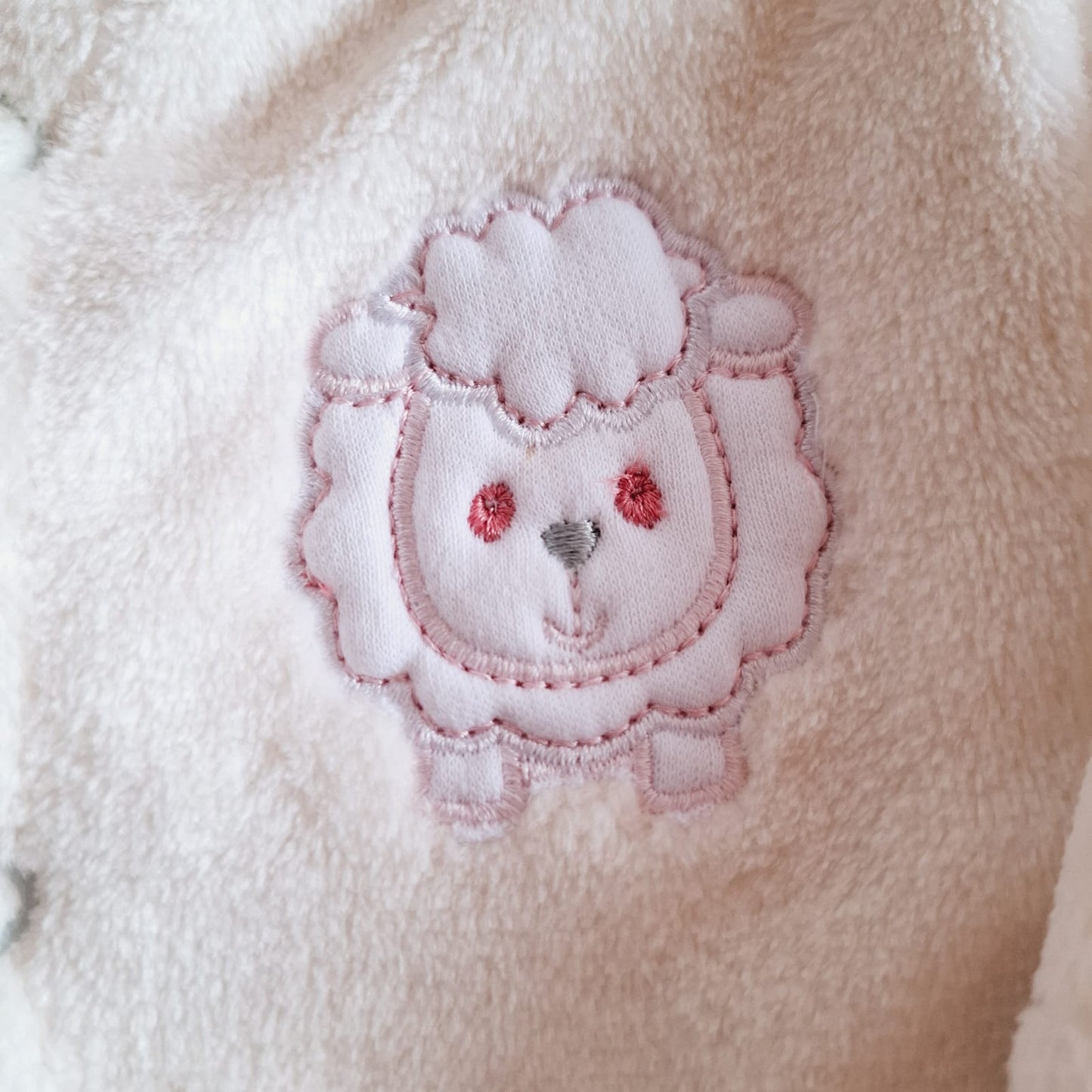 Conjunto peluche bordado