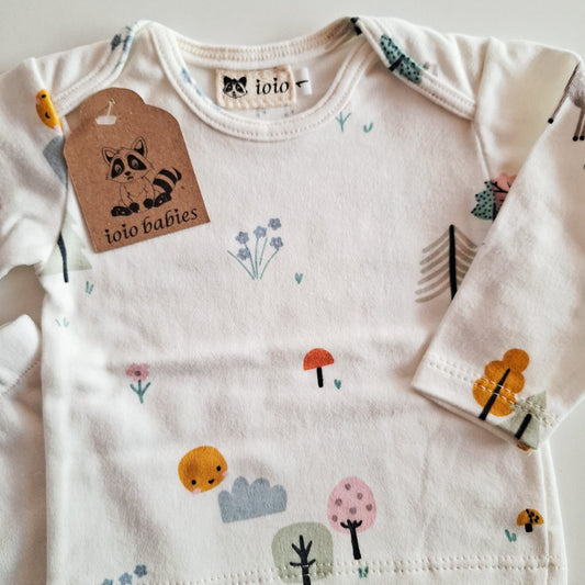 Bata y calza "arbolitos"