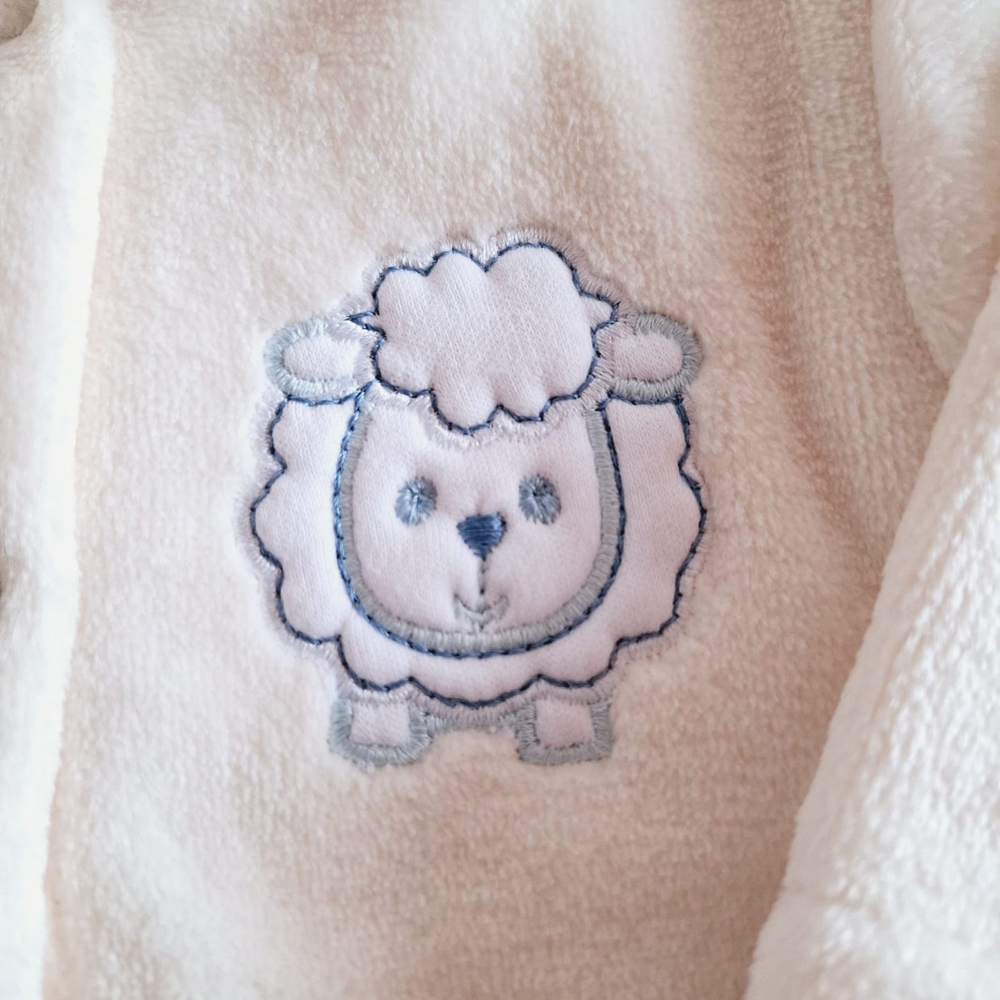 Conjunto peluche bordado